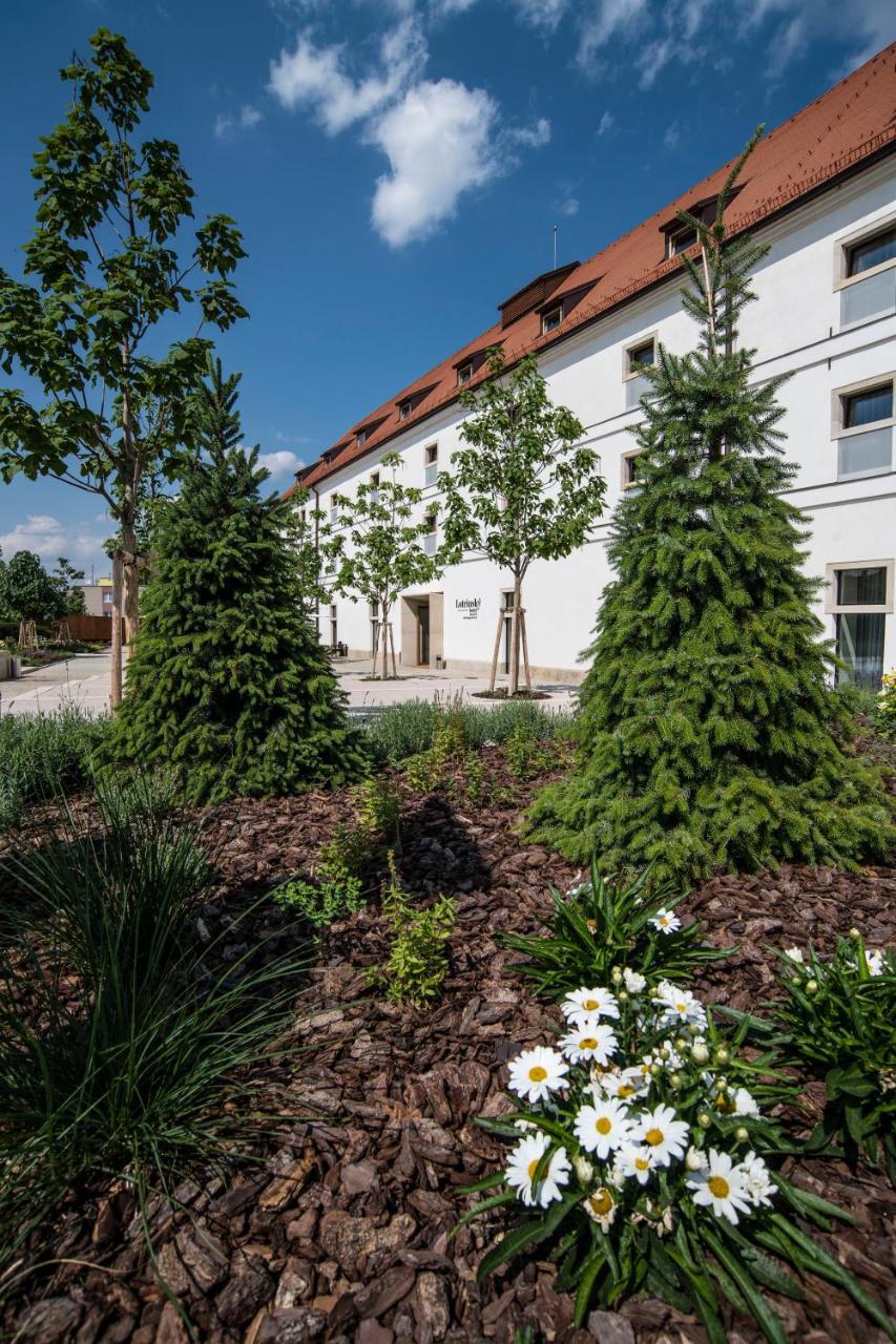Lotrinsky Hotel Velké Pavlovice Exterior photo