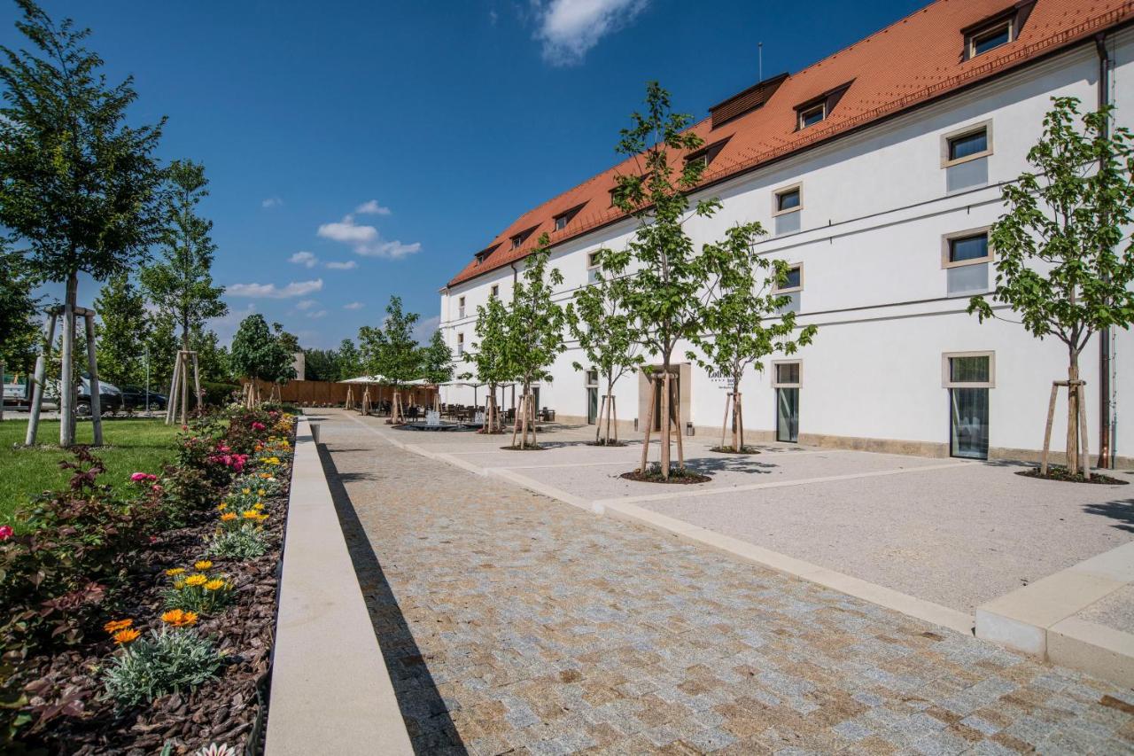 Lotrinsky Hotel Velké Pavlovice Exterior photo